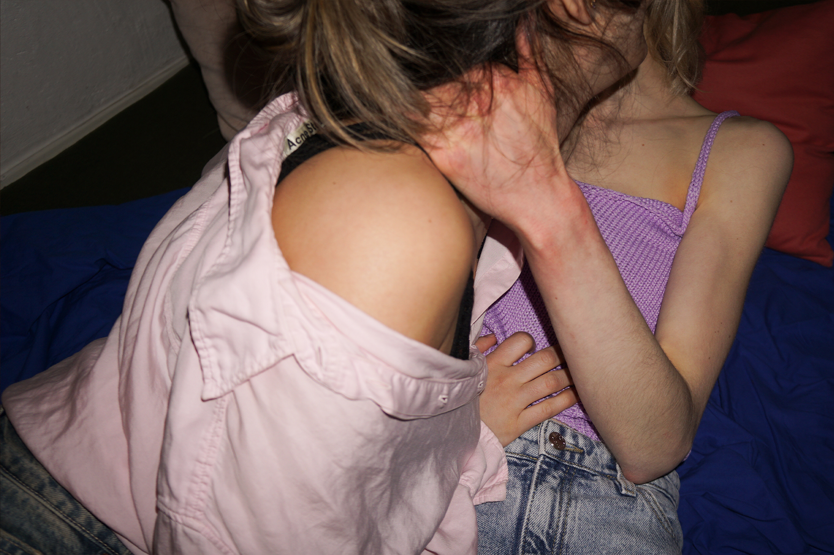 Taqir va chol bir yosh ayolni sikdi Mast ayol anal jinsiy aloqa qildi